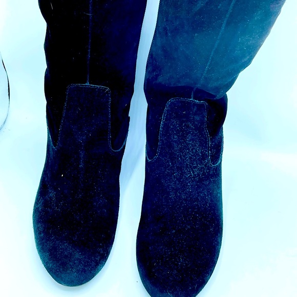 ANNE KLEIN SUEDE LEATHER BOOTS. - Picture 4 of 17